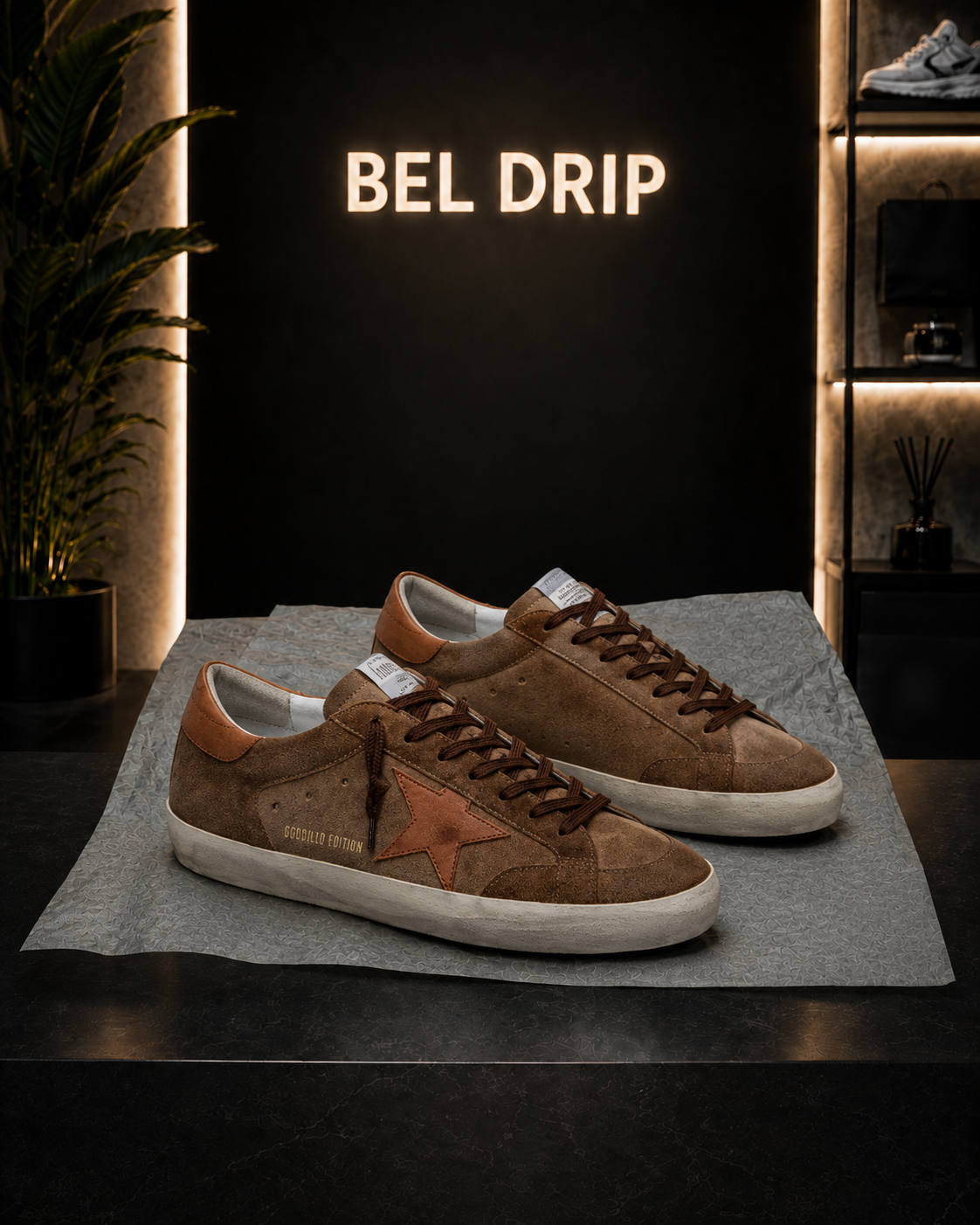 Golden Goose Super-Star in suede marrone con stella e talloncino in pelle color cuoio